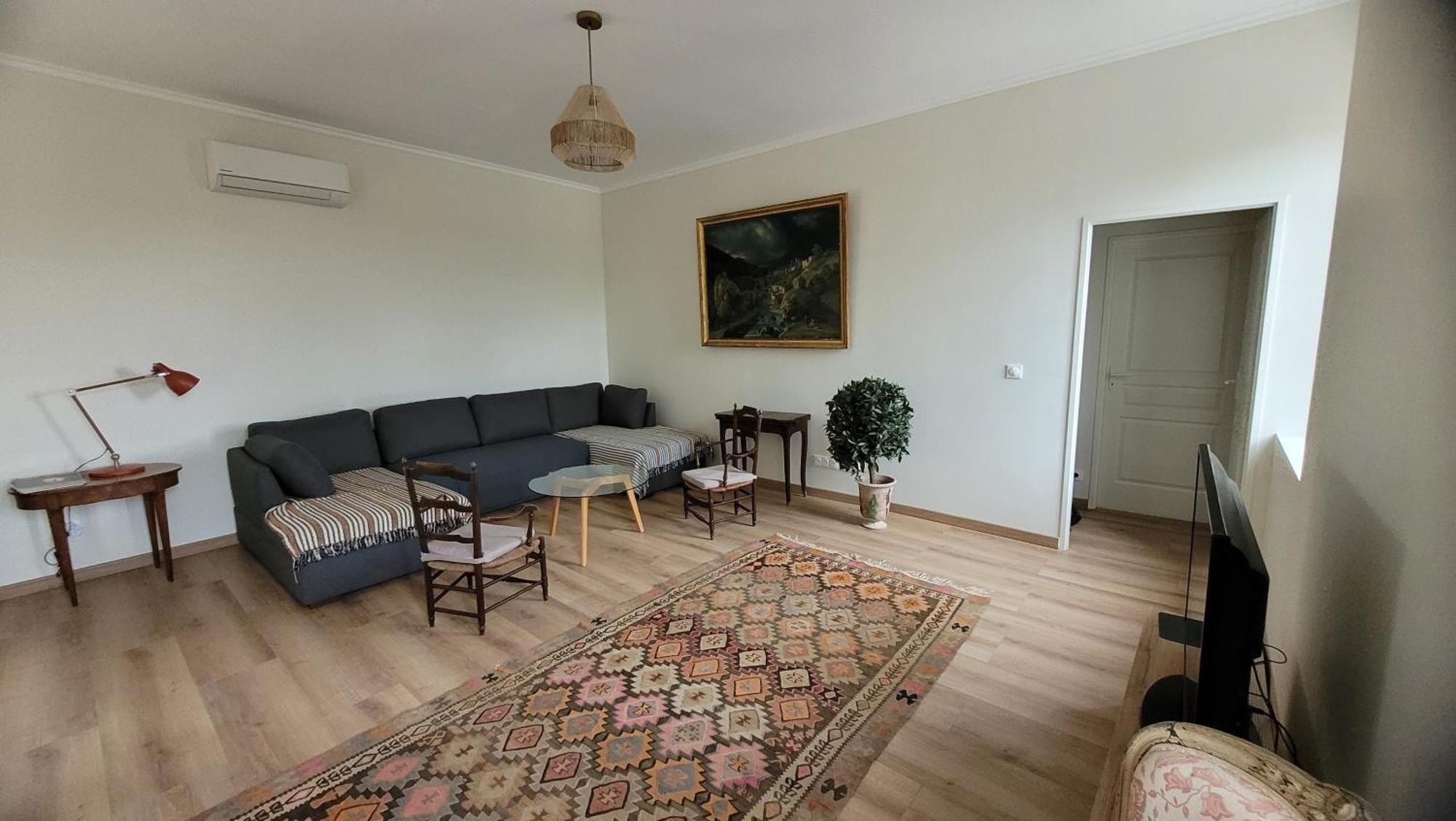 La Pinede, Logement Privatif Au Chateau Aumes ภายนอก รูปภาพ