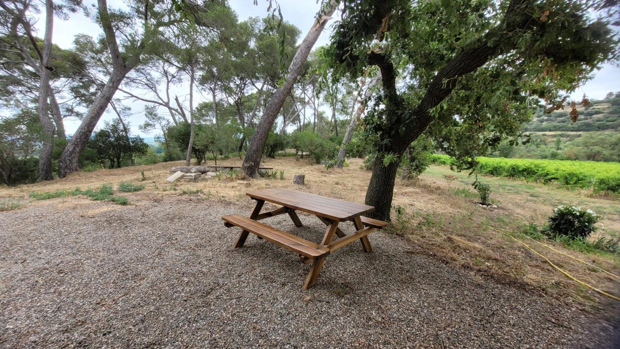 La Pinede, Logement Privatif Au Chateau Aumes ภายนอก รูปภาพ