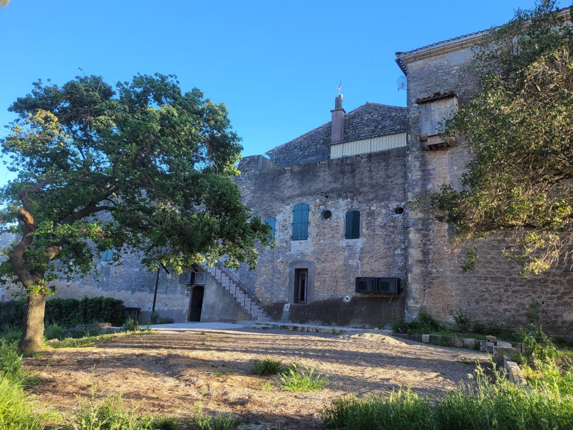 La Pinede, Logement Privatif Au Chateau Aumes ภายนอก รูปภาพ