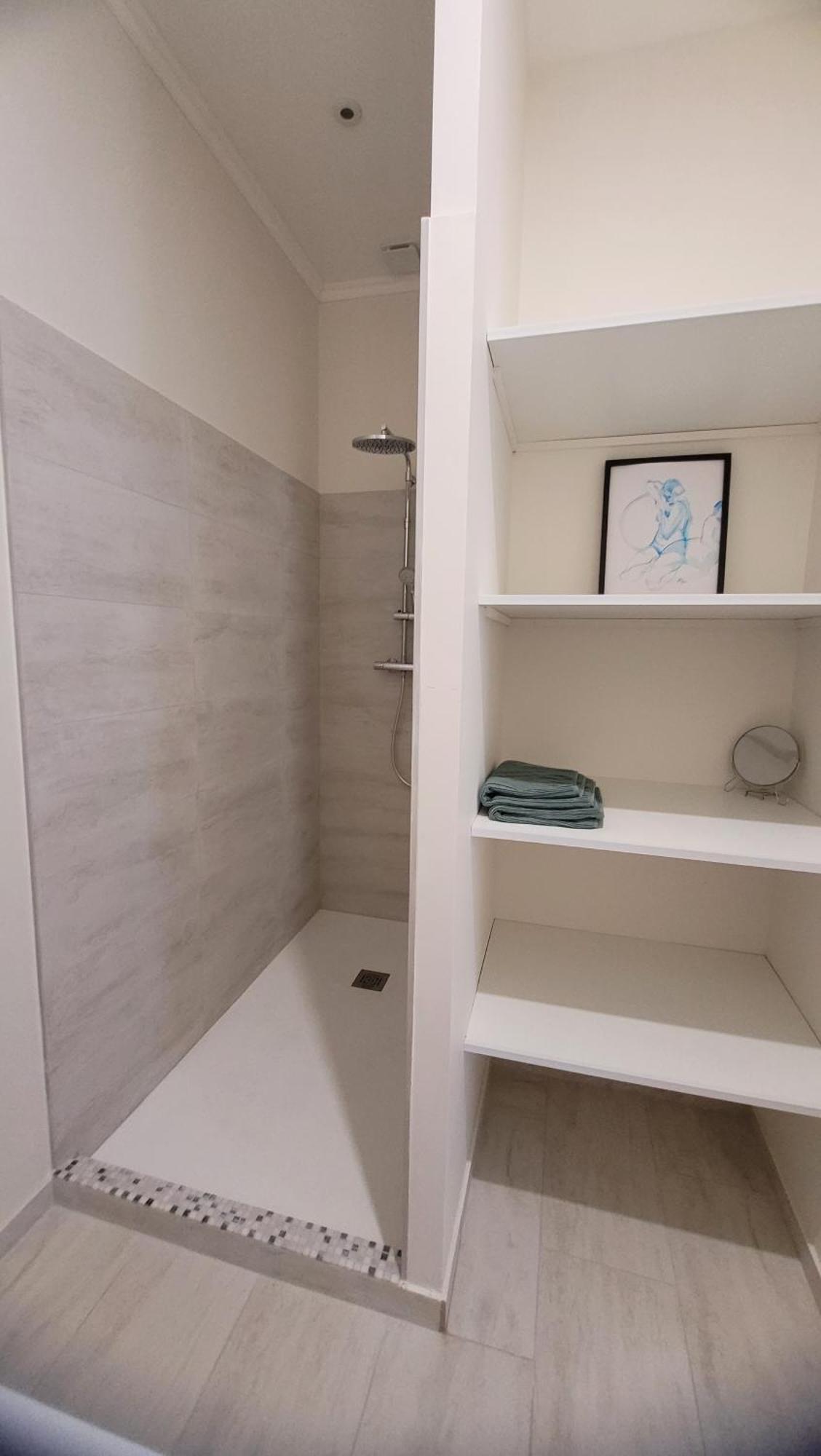 La Pinede, Logement Privatif Au Chateau Aumes ภายนอก รูปภาพ