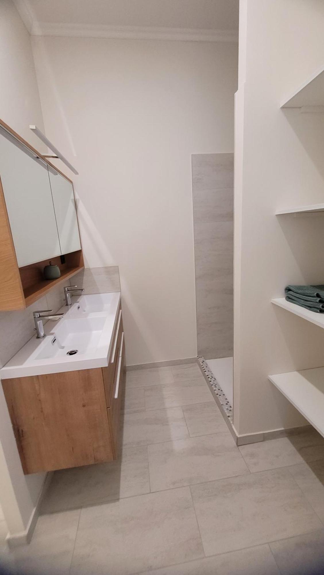 La Pinede, Logement Privatif Au Chateau Aumes ภายนอก รูปภาพ